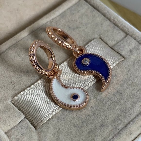 Pandora Splittable Yin & Yang Sparkling Dangle Charm - Picture 4 of 12